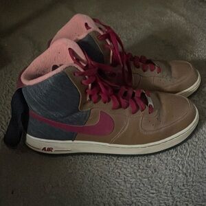 Nike. Air Force 1 high top 07 Ale brown